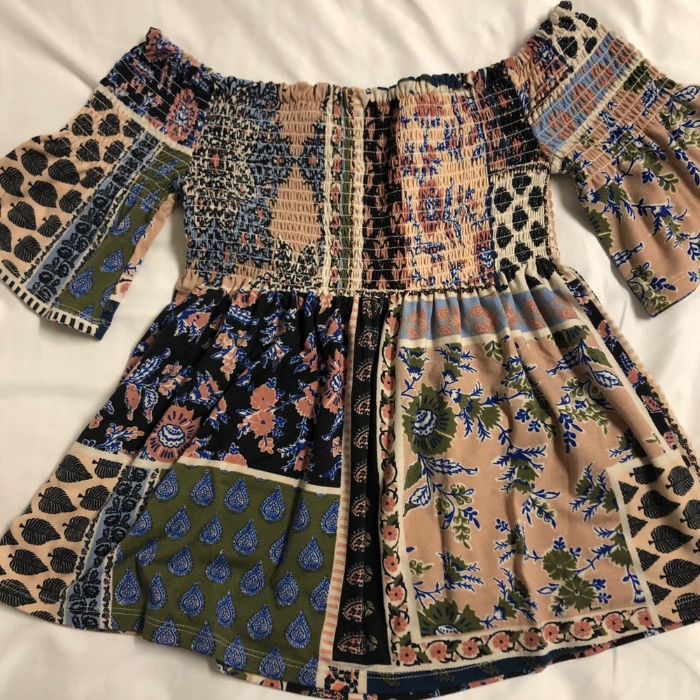 Off the shoulder cute top!